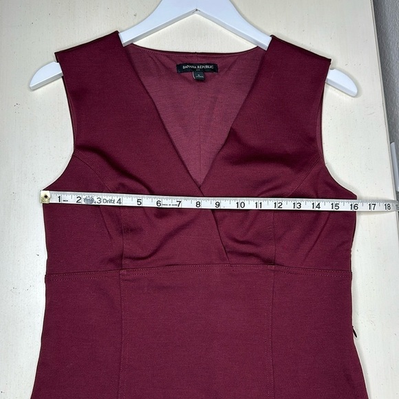 Banana Republic Factory Ponte Knit V Neck Tank Top Size Small - Picture 8 of 9